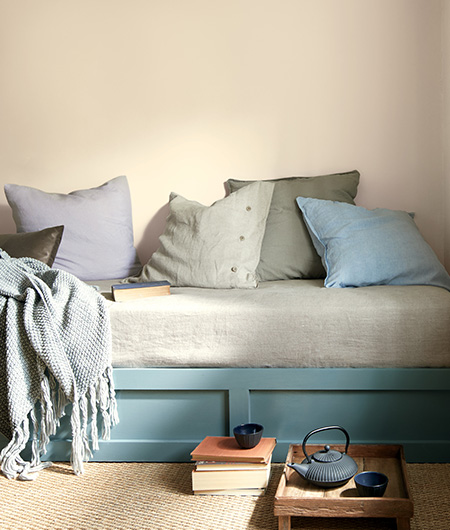 Benjamin Moore_New Year_New Color-Aegean Teal Bench