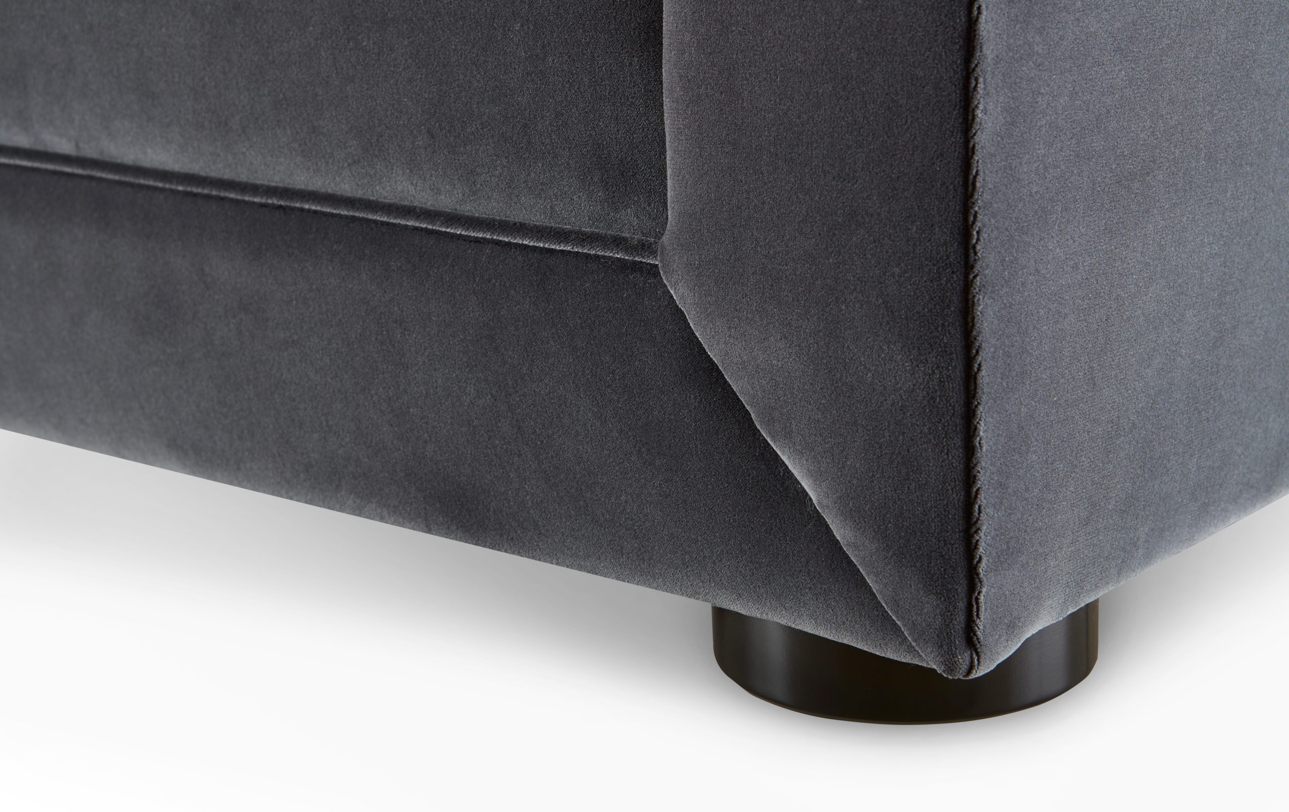 Baker_products_WNWN_anton_sofa_BAU3106S_DETAIL-scaled-1