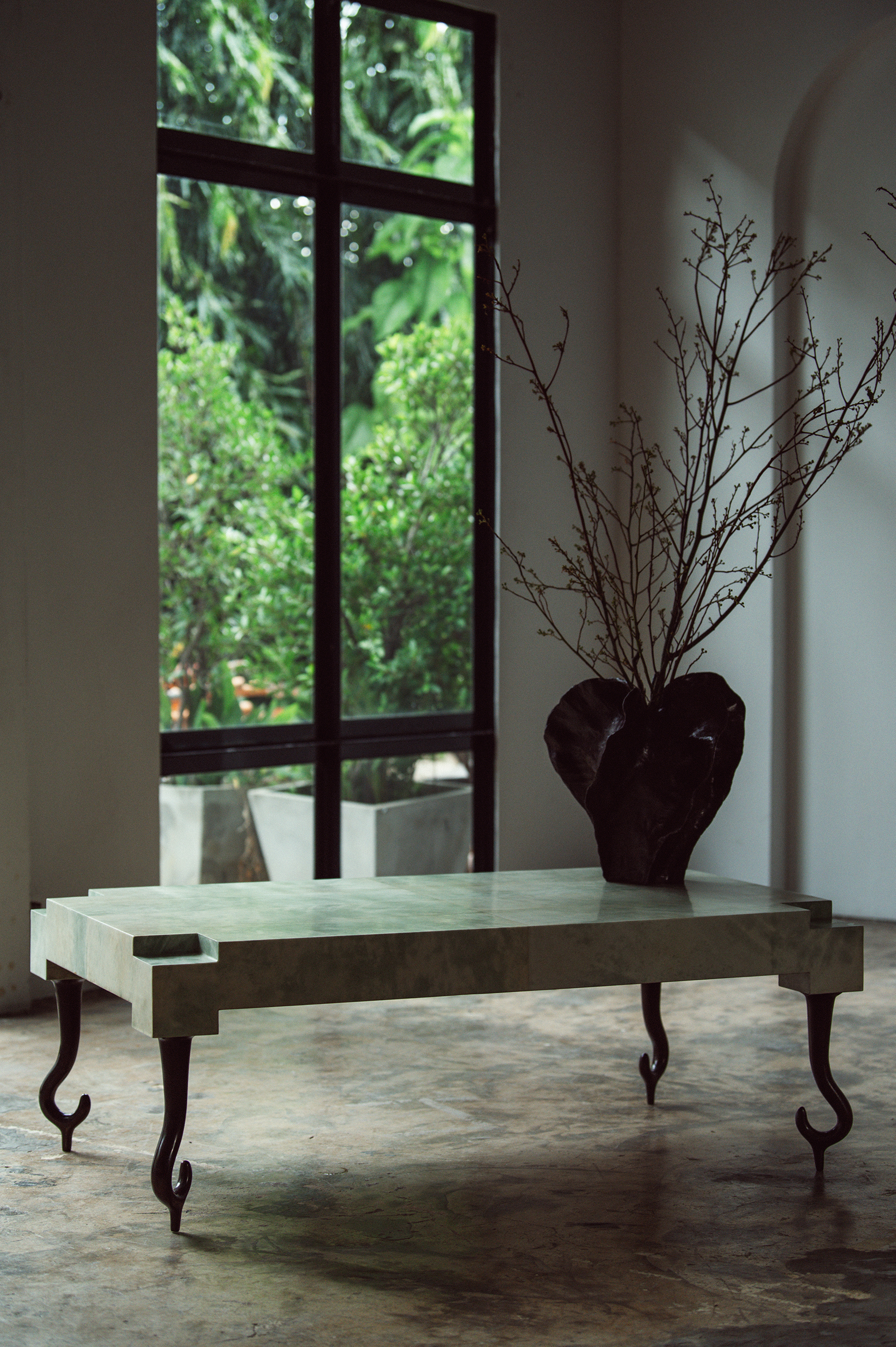 NYDC_WNWN_products_david_sutherland_elan_atelier_Faroh_Coffee_Table