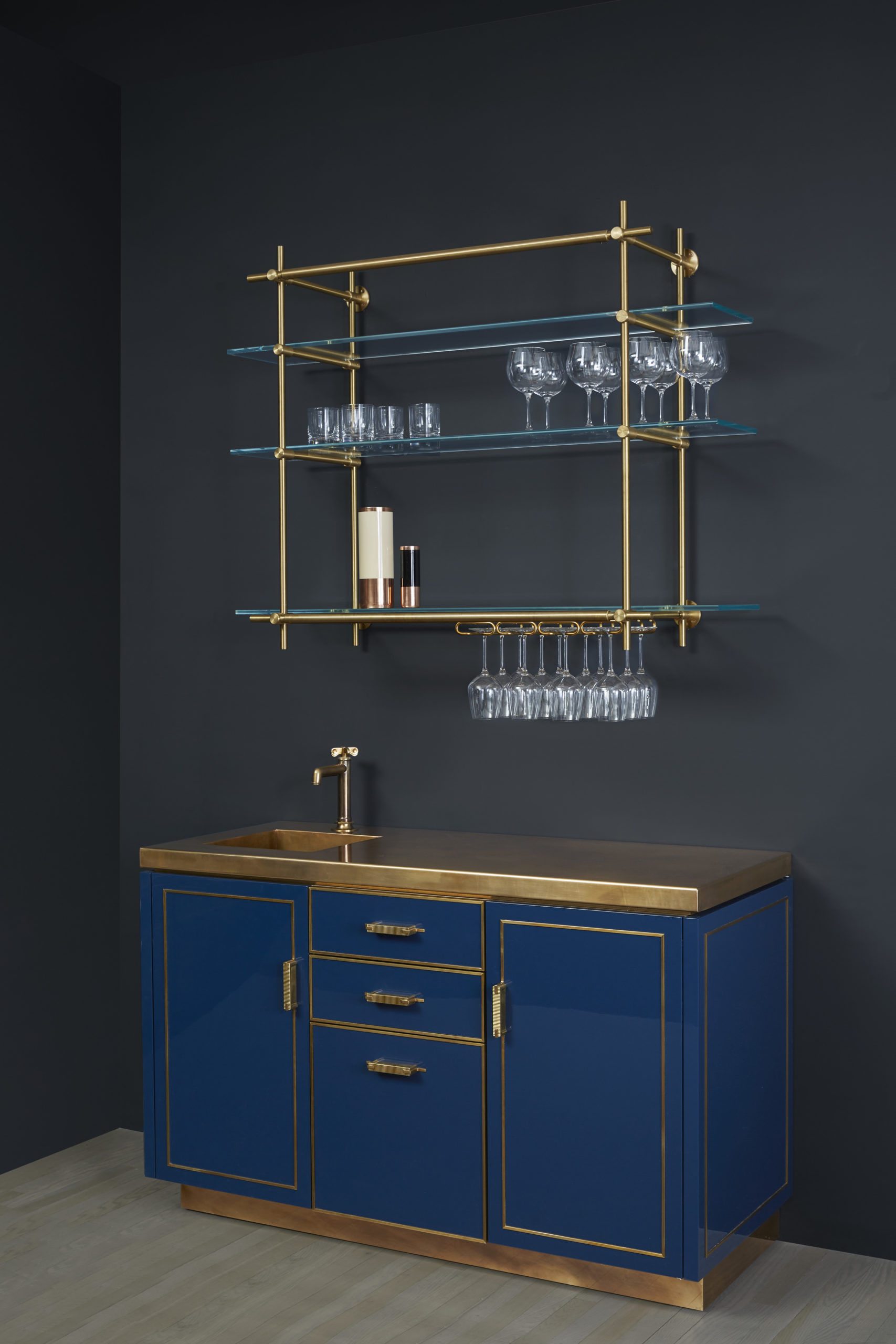 amuneal_products_WNWN_NYDC_3Lacquer-Bar-SIDE-Styled-amuneal_nycshowroom_2019_0354_proof-scaled-1