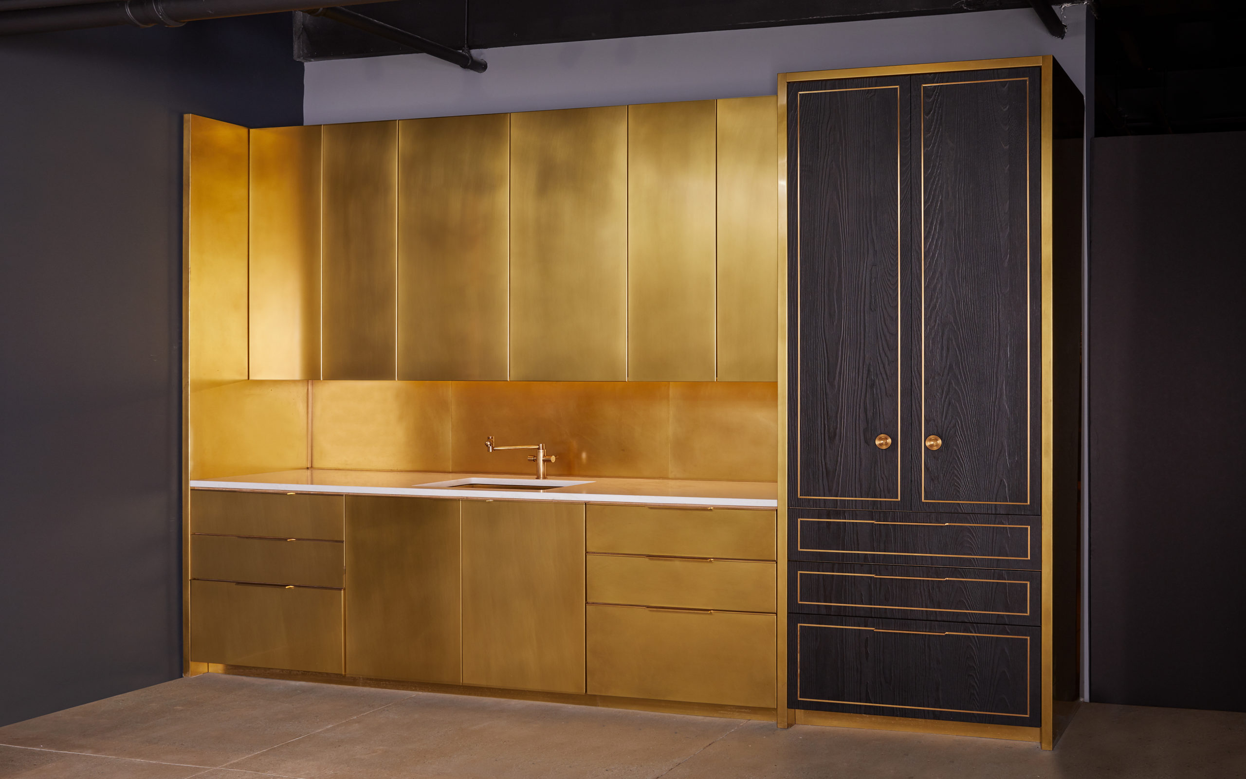 amuneal_products_WNWN_NYDC_5Brass-Kitchen-Char-Pantry-amuneal_nycshowroom_sept19_4455-scaled-1