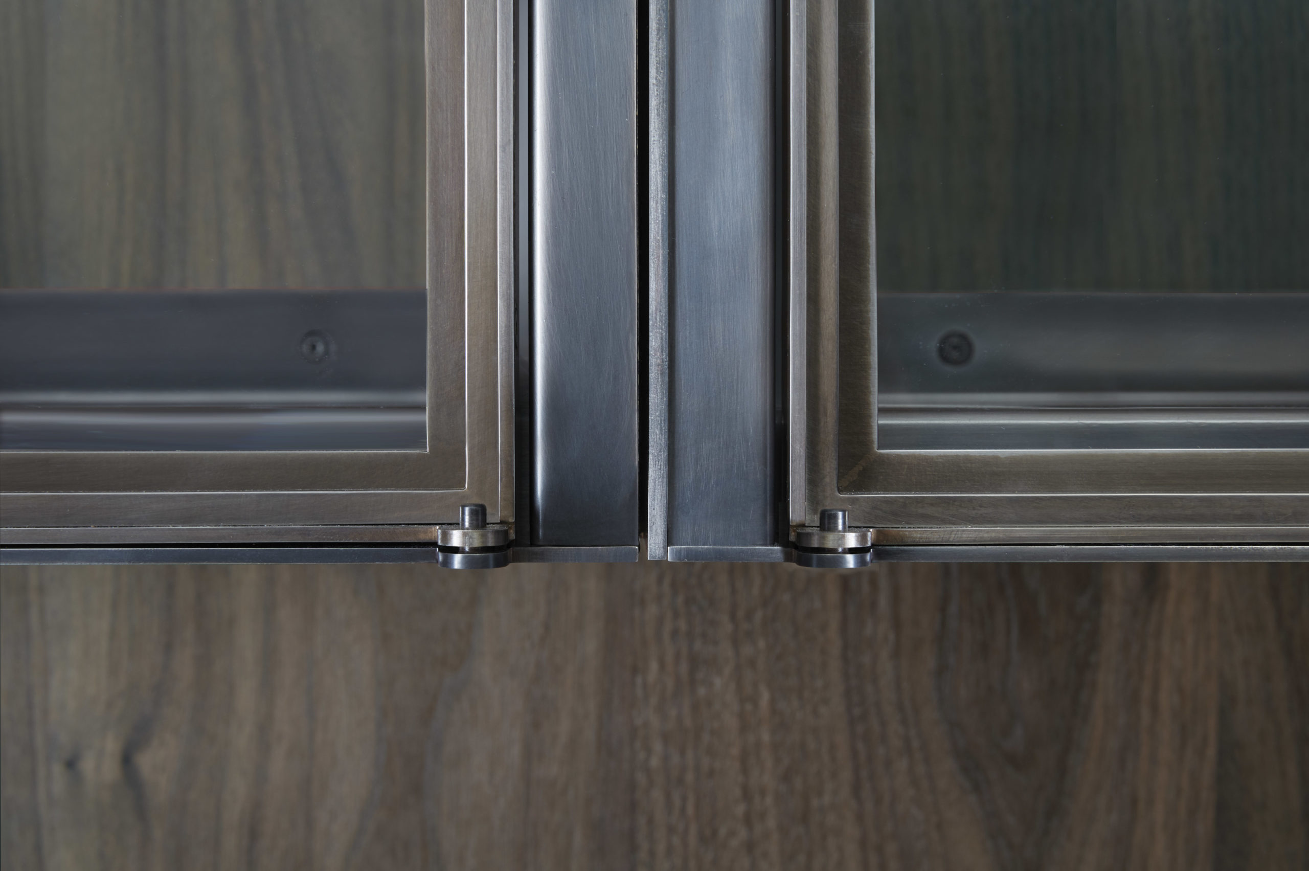 amuneal_products_WNWN_NYDC_6Blackened-Stainless-Bar-Detail-Cabinet-Hinge_nycshowroom-scaled-1
